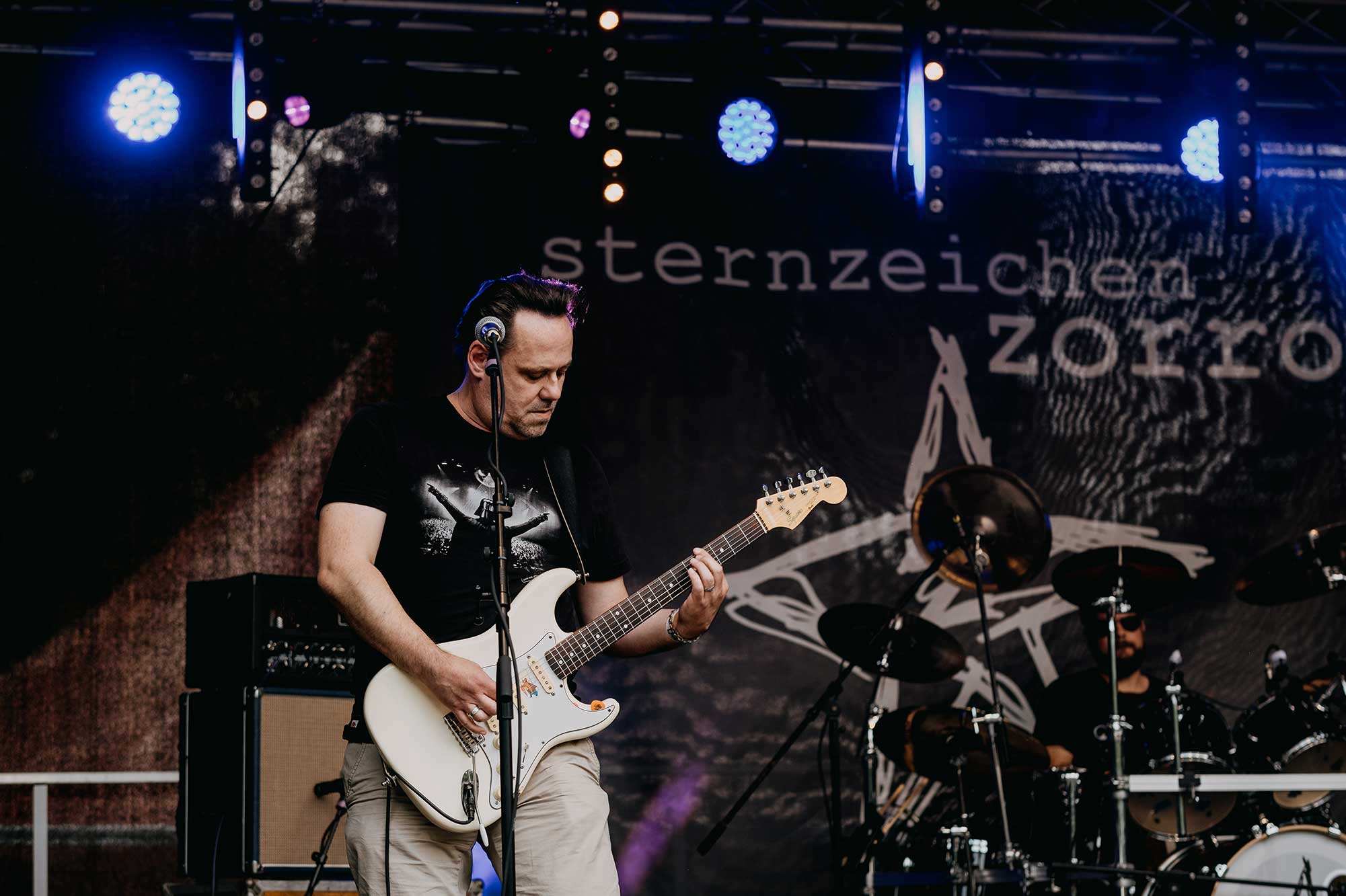 Sternzeichen Zorro - Michael Schletter, Gitarre & Gesang (Foto Jens Hohmuth)